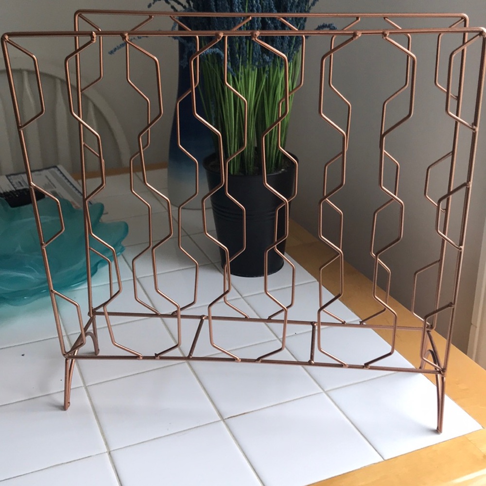Magazine holder